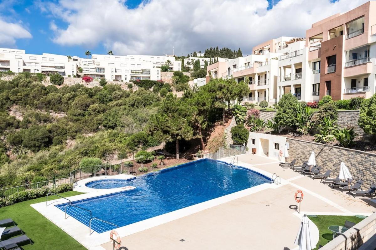 Samara Gym Jacuzzi Pools In Marbella