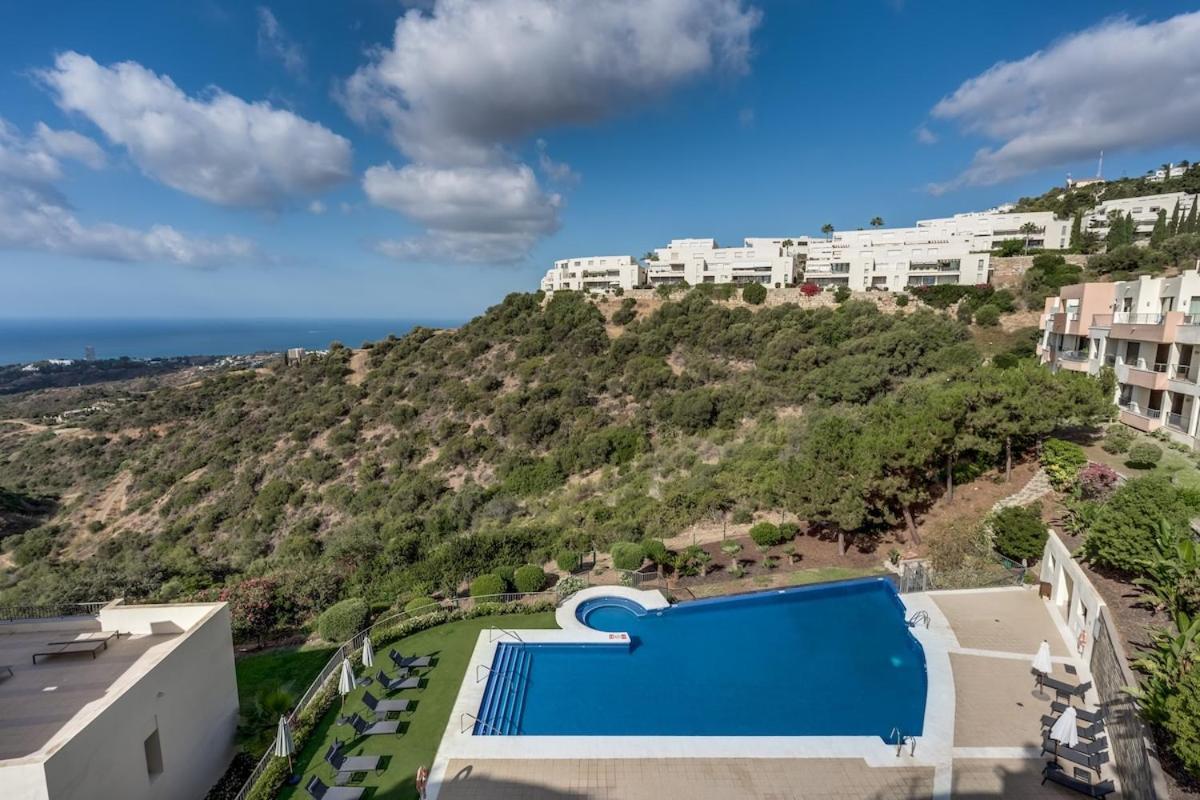 Samara Gym Jacuzzi Pools In * Marbella